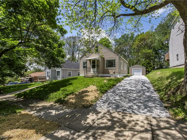 144 Malacca St, Akron, OH 44305