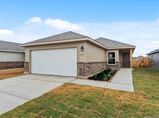 1511 W Chavaneaux Rd, San Antonio, TX 78224