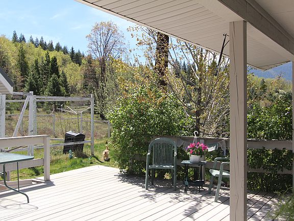 3rd image of 8635 Aspen Dr