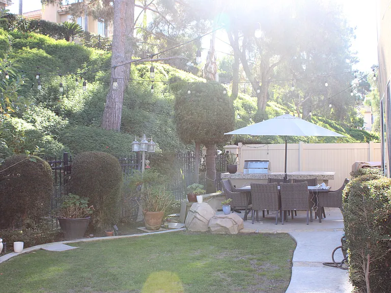 San Tropez Ct — Photo 4