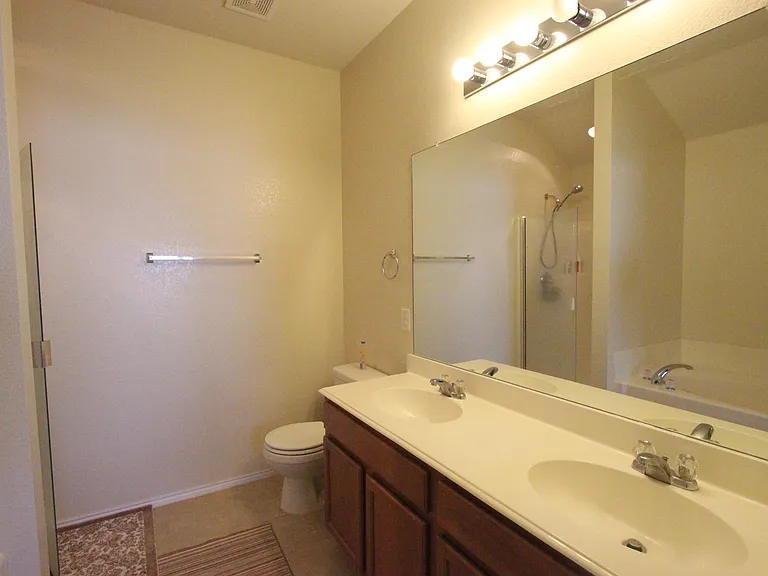 1810 Bayfront Dr — Photo 7