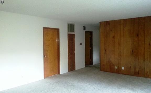 4th image of 807 SE Mosher Ave