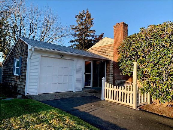 3rd image of 21 Vista Dr
