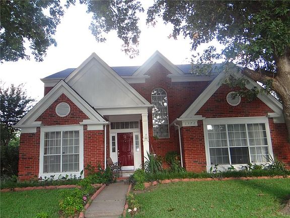 2nd image of 1372 E Miller Dr