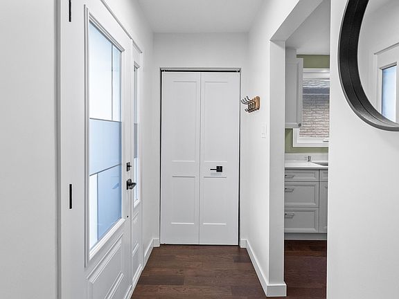 5th image of 142 Marcella Cres