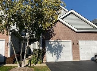 1342 Grandview Ct, Algonquin, IL 60102