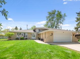 9025 Kathy Ct, Orland Park, IL 60462