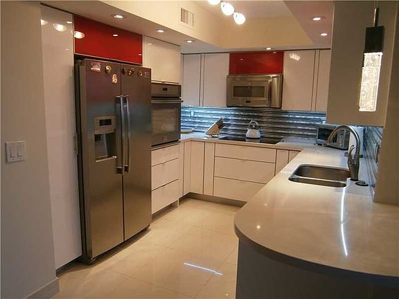 5th image of 19195 Mystic Pointe Dr Ph 7