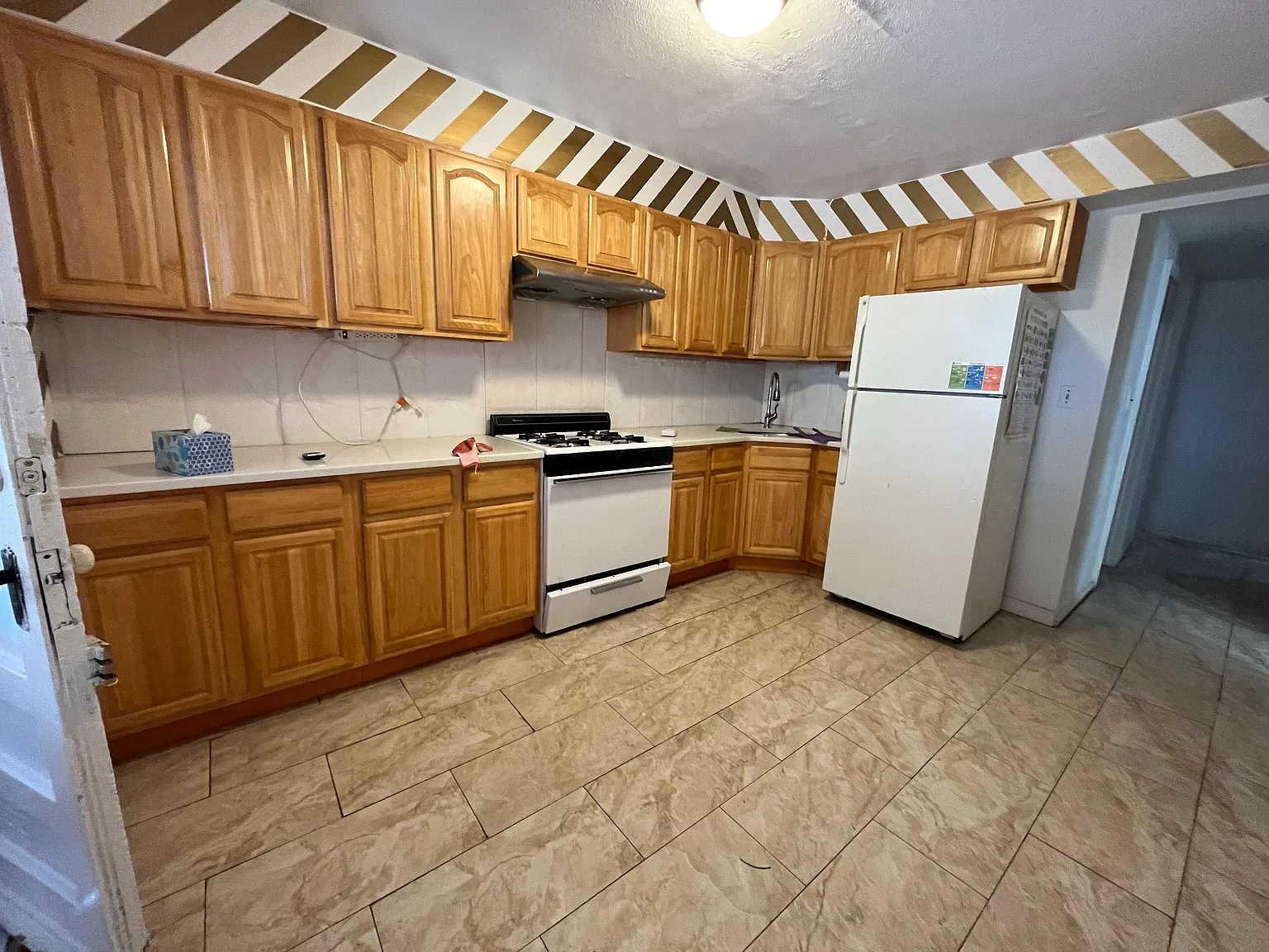 8642 Little Neck Pkwy — Photo 3