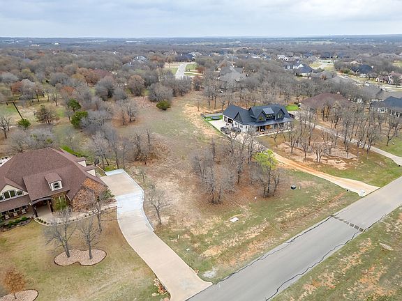4th image of 720 S Sugartree Dr