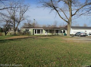 1329 Will Carleton Rd, Carleton, MI 48117
