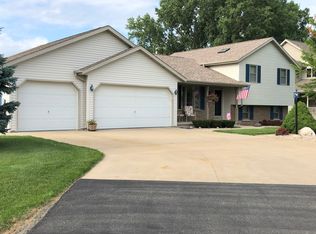 W2984 Creekside Ct, Appleton, WI 54915