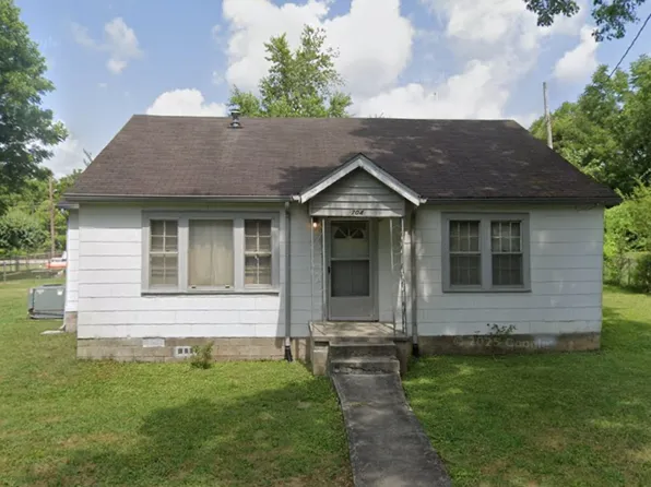 704 College St, Manchester, TN 37355