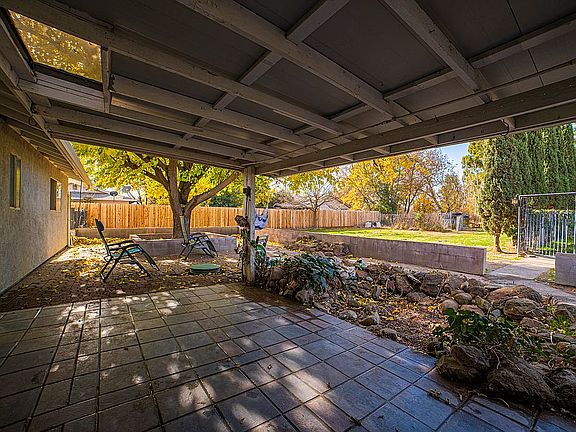 4th image of 7045 Mills Ln
