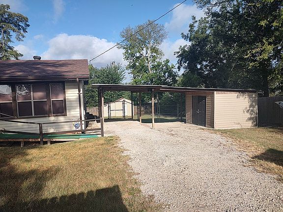 2nd image of 2131 Tryon Rd