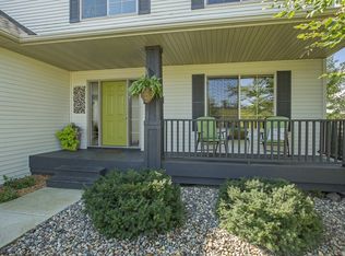 604 Overlook Dr, Buffalo, MN 55313