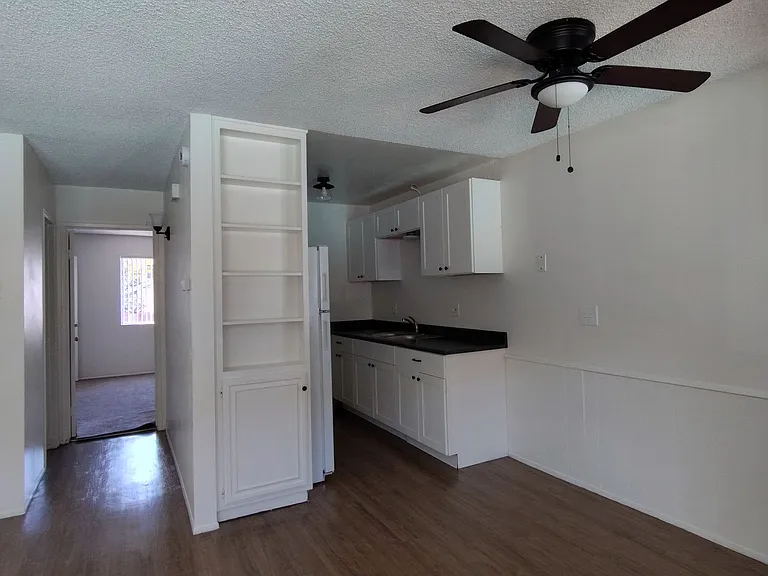 Hallmark Apartment — Photo 4