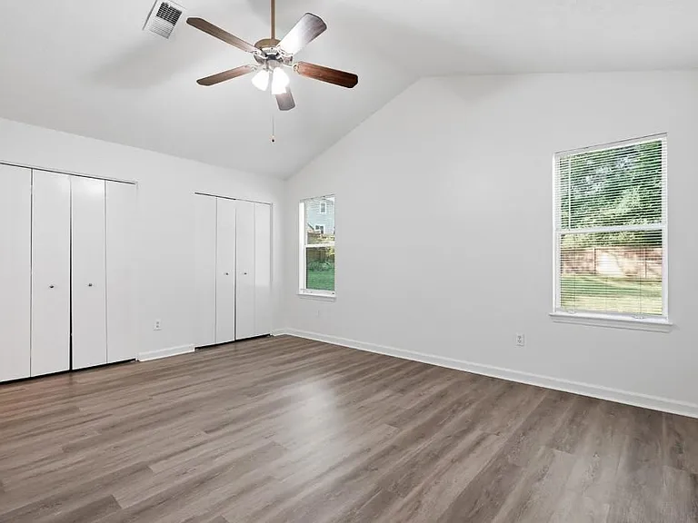 4061 Keheley Glen Dr NE — Photo 10