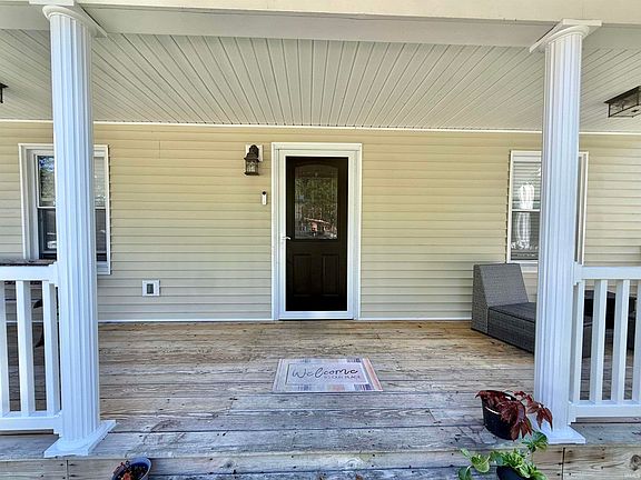 4th image of 2809 E Oak St