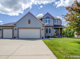 740 Scottview Dr NE, Comstock Park, MI 49321