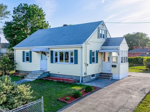 310 4th Ave, Lowell, MA 01854