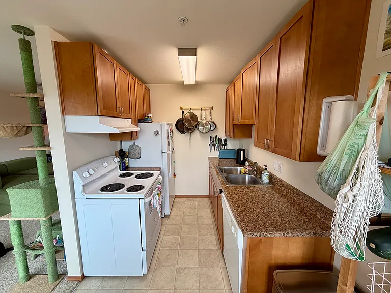 324 Avenue J #11 — Photo 17