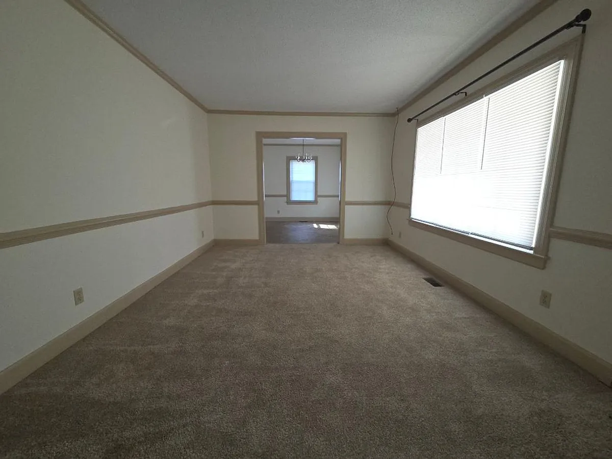 Building Photo - 311 Moyton Ave