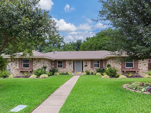 3rd image of 2127 Southmoor Dr