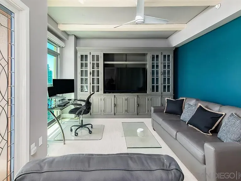 801 Ash St #1303 — Photo 13