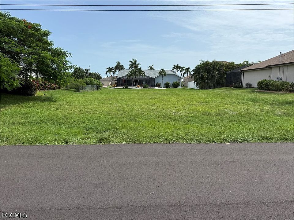 1st image of 1906 SW 48th Ter
