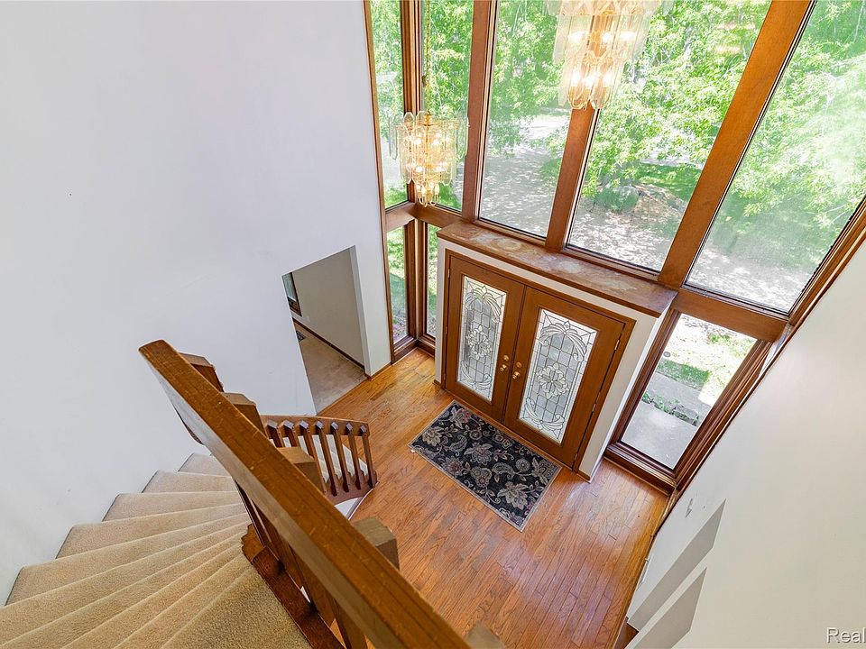 8027 Berkshire Dr, photo 19