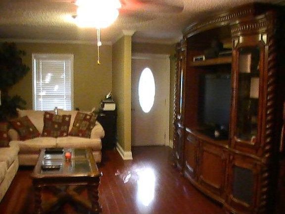 2nd image of 622 Woodside Dr