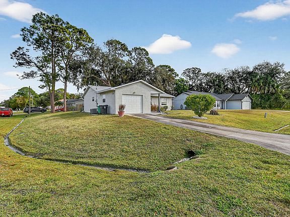 4th image of 1757 SW Ocean Cove Avenue
