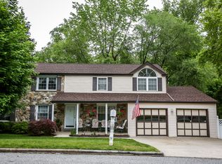 700 Oxford Ln, Wallingford, PA 19086
