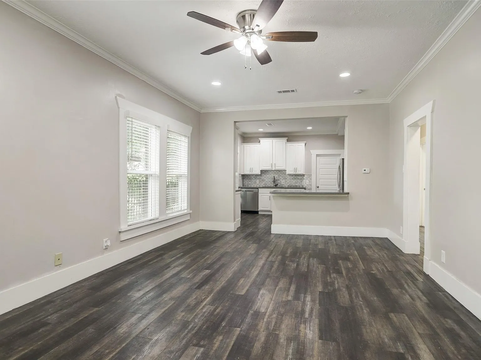 3 bed, 1.0 bath, 1190 sqft, $1,750 — Photo 3
