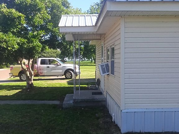 2nd image of 106 S Main St