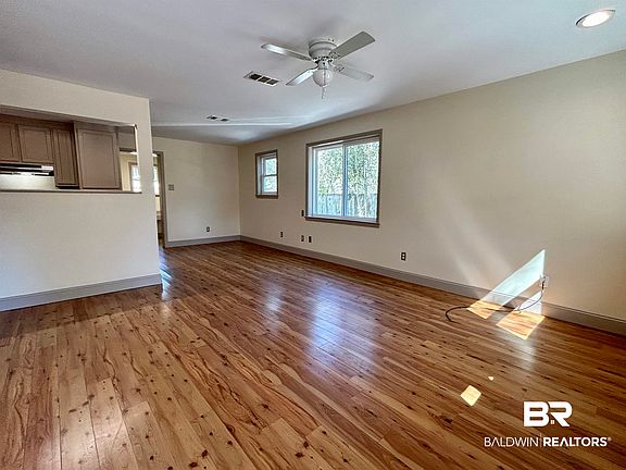 5th image of 30485 Baldwin St
