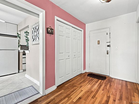 3rd image of 10 Franklin Avenue #2A