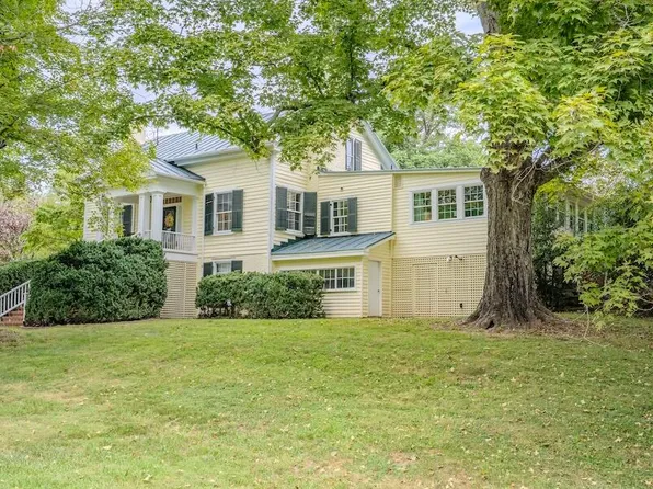 274 Still House Dr, Lexington, VA 24450