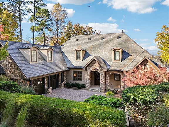 2nd image of 812 Top Ridge Dr