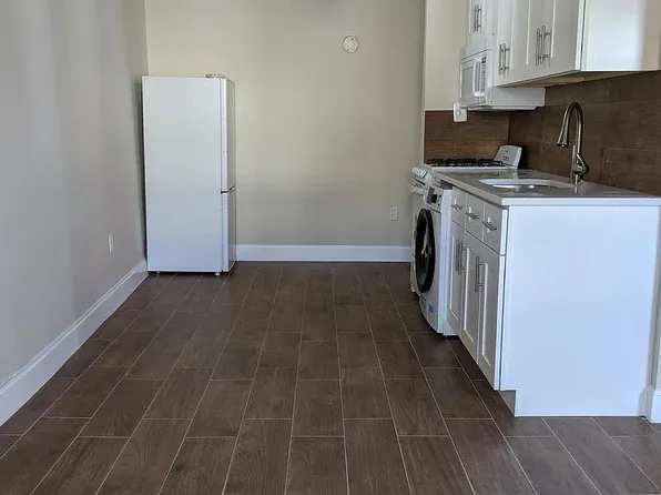 616 N 11th St Side 3, Philadelphia, PA 19123