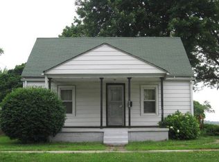 516 SE 3rd St, Fairfield, IL 62837
