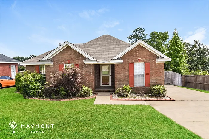 518 Breckinridge Ln — Photo 1