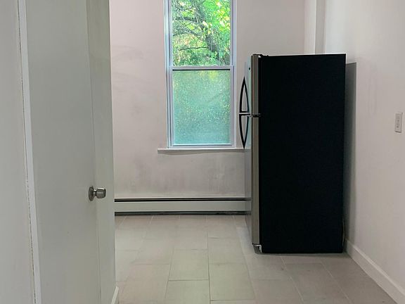5th image of 281 Communipaw Ave APT 1