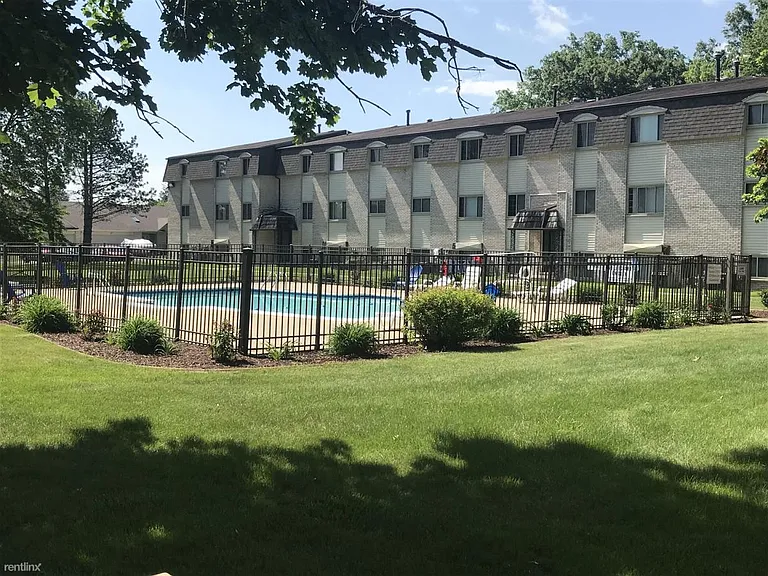 holiday pool 1