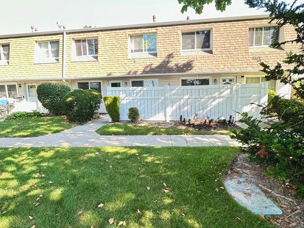 154 Storm Dr #1