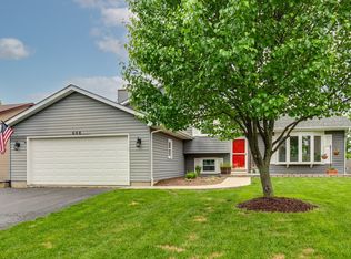 608 Penn Blvd, Lindenhurst, IL 60046