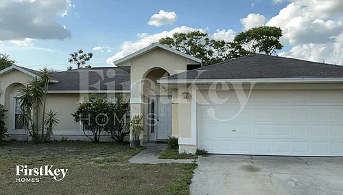 882 Trumbull St Photo 1