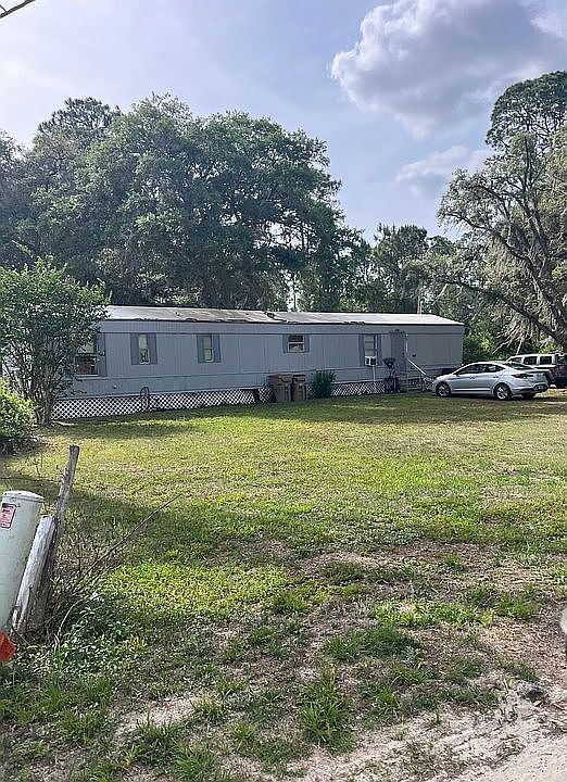 2nd image of 43321 Dixie Dr