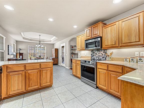 4th image of 94 Overton Dr